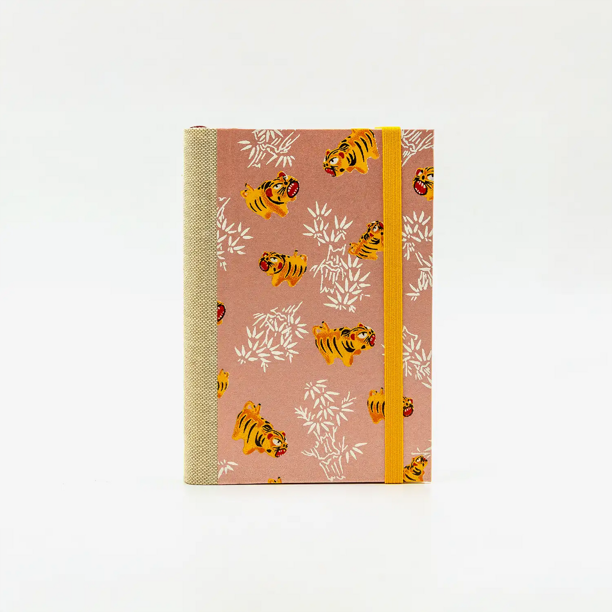 Tagesplaner-klein-9x13cm-mit-chiyogami-bezogen-muster-Tiger-auf-pearlrosa-cover-von-vorn