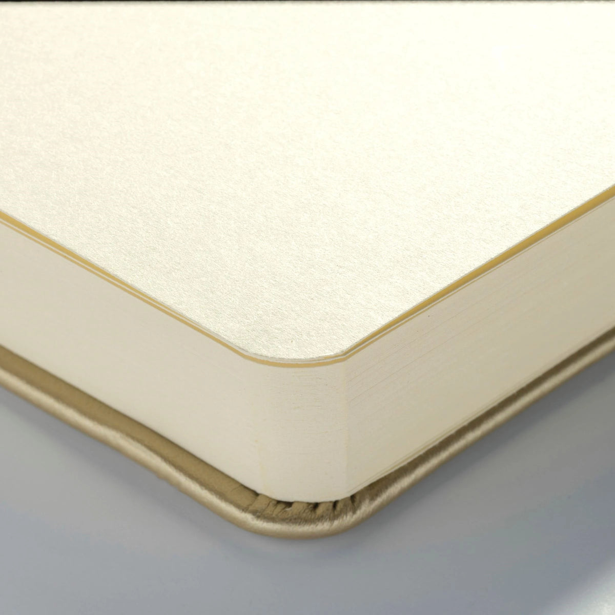 Talens-Art-Creation-Skizzenbuch-Weissgold-13x21-cm-140g-80Blatt-Inside-Zoom-Produktansicht