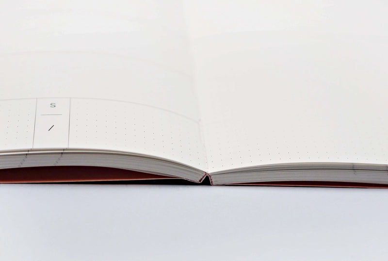Undatierter-Wochenplaner-Celine-Softcover-A5-144Seiten-Buch-Innenansicht-Wochenuebersicht-Details