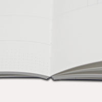 Undatierter-Wochenplaner-Hazy-Pocket-Softcover-A6-128Seiten-Buch-Innenansicht-Wochenuebersicht-Details