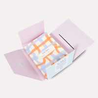 Undatierter-Wochenplaner-Neroli-Pocket-Softcover-A6-128Seiten-Buch-in-Schutzhuelle-geoeffnet-Produktansicht