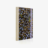 Wochenplaner-12x16_5cm-spaltenaufteilung-Cover-Chiyogami-Motiv-Flusslandschaft-Flieder-auf-schwarz-seitlich-von-hinten