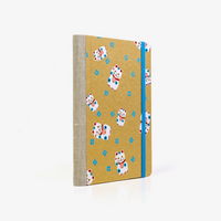 Wochenplaner-12x16_5cm-spaltenaufteilung-Cover-Chiyogami-Motiv-Winkekatze-auf-Gold-seitlich-von-hinten