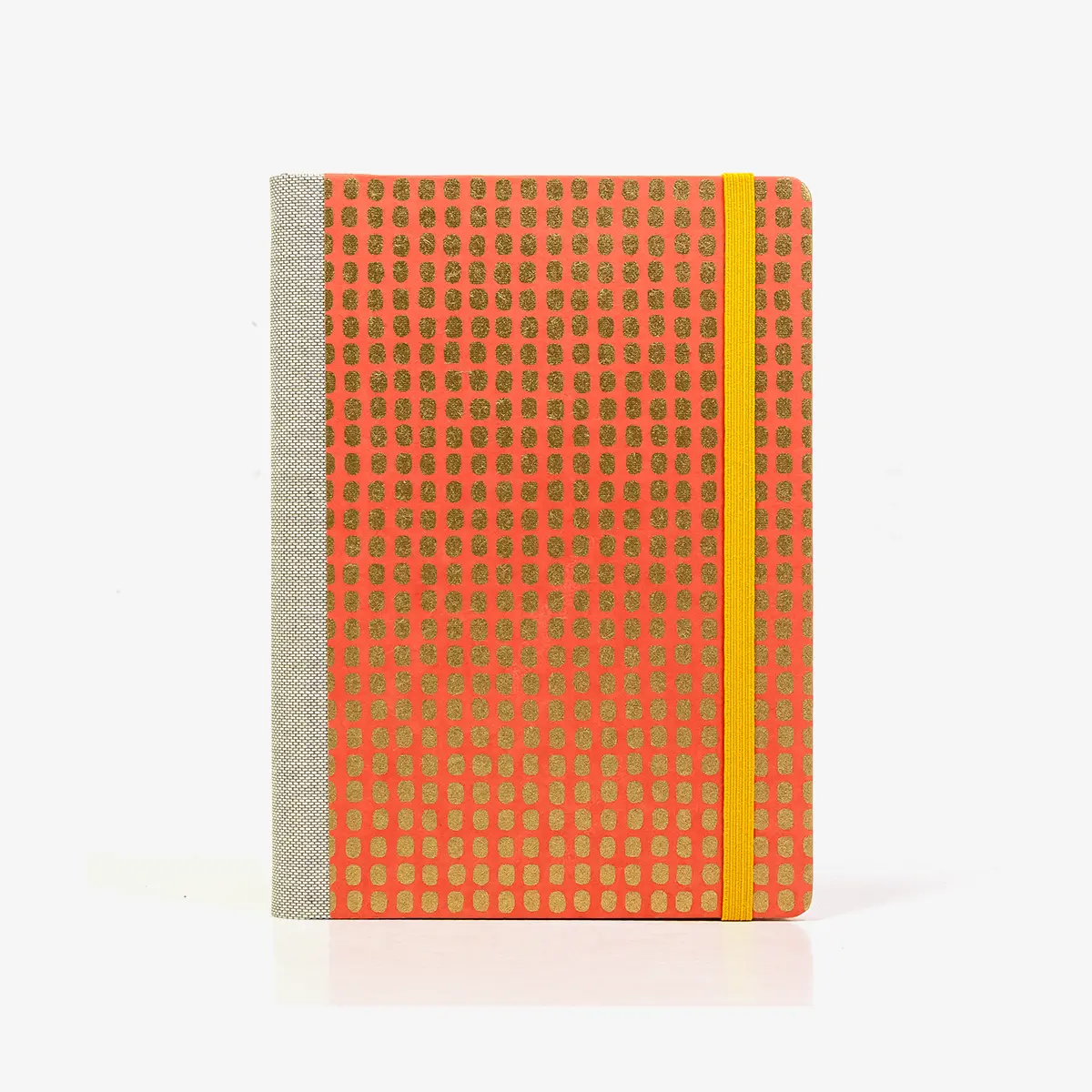 Wochenplaner-12x16_5cm-spaltenaufteilung-Cover-Chiyogami-Motiv-goldene-Vierecke-auf-peachy