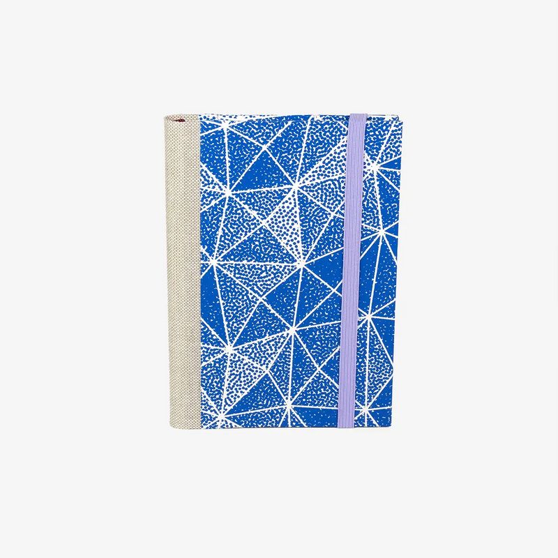 Wochenplaner-2026-blaupause-format-9x13cm-bezogen-mit-Siebdruckpapier-papier-blau-gefaltet-Produktansicht-cover-vorn