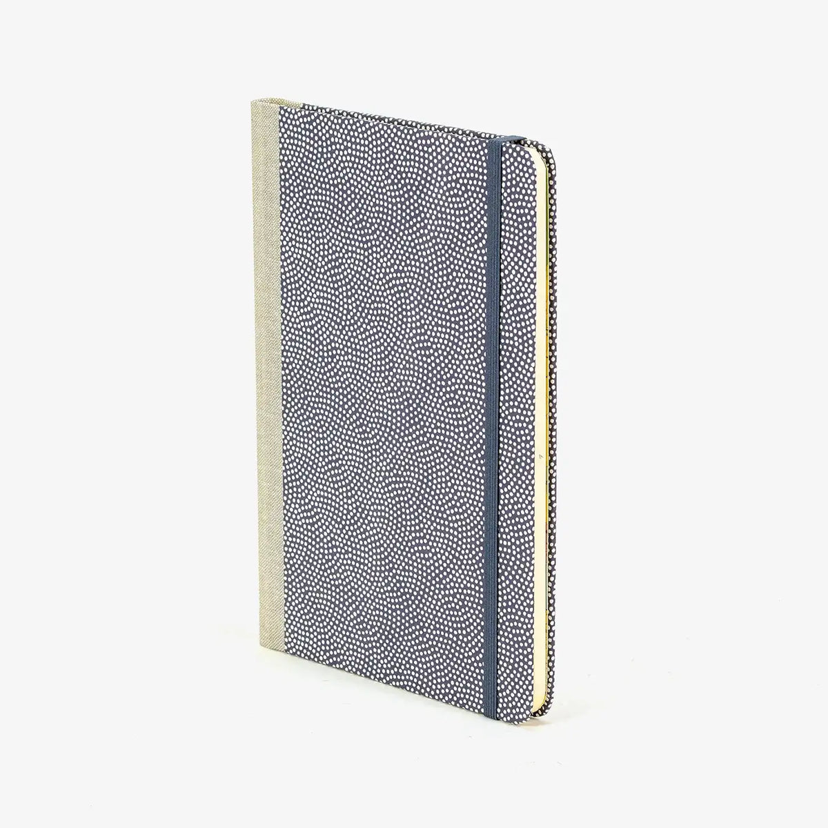 Wochenplaner-A5-2025-Chiyogami-Traditional-Haifischhaut-weiss-auf-grau-cover-seitlich-vorn-1