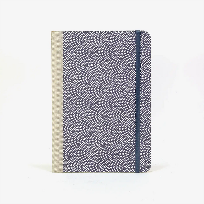 Wochenplaner-A5-2025-Chiyogami-Traditional-Haifischhaut-weiss-auf-grau-cover-vorn-1