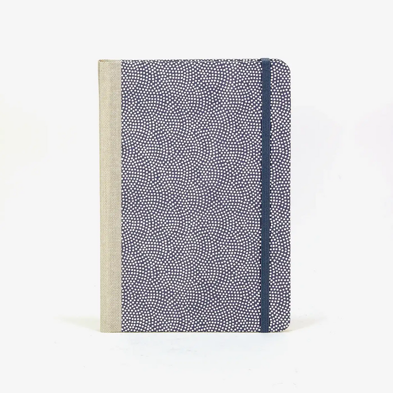 Wochenplaner-A5-2025-Chiyogami-Traditional-Haifischhaut-weiss-auf-grau-cover-vorn-1