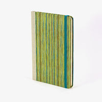 Wochenplaner-A5-2025-Chiyogami-geometrisch-Streifen-gruen-cover-seitlich-vorn-1