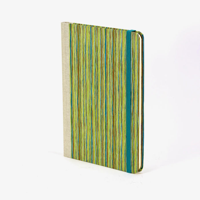 Wochenplaner-A5-2025-Chiyogami-geometrisch-Streifen-gruen-cover-seitlich-vorn-1