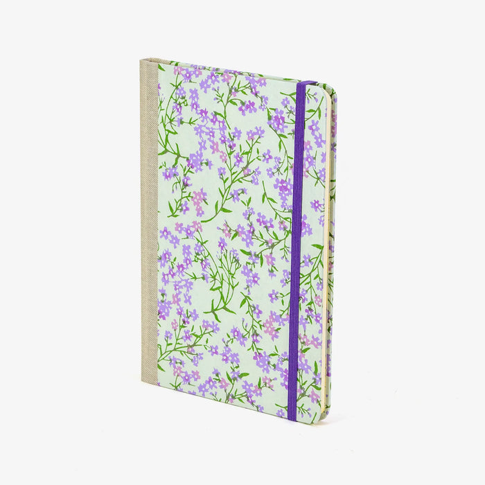 Wochenplaner-A5-2025-Katazome-Shi-Bluetenraken-flieder-gruen-cover-seitlich-vorn