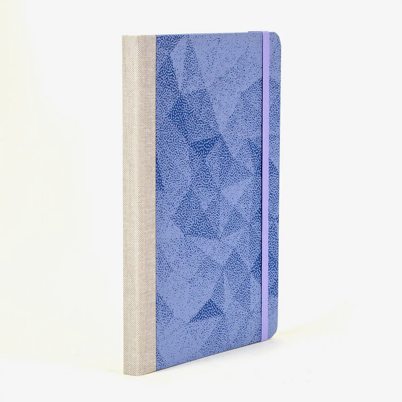 Wochenplaner-A5-2025-Lokta-PApier-Siebdruckpapier-dots-abstrakt-blau-cover-seitlich-hinten