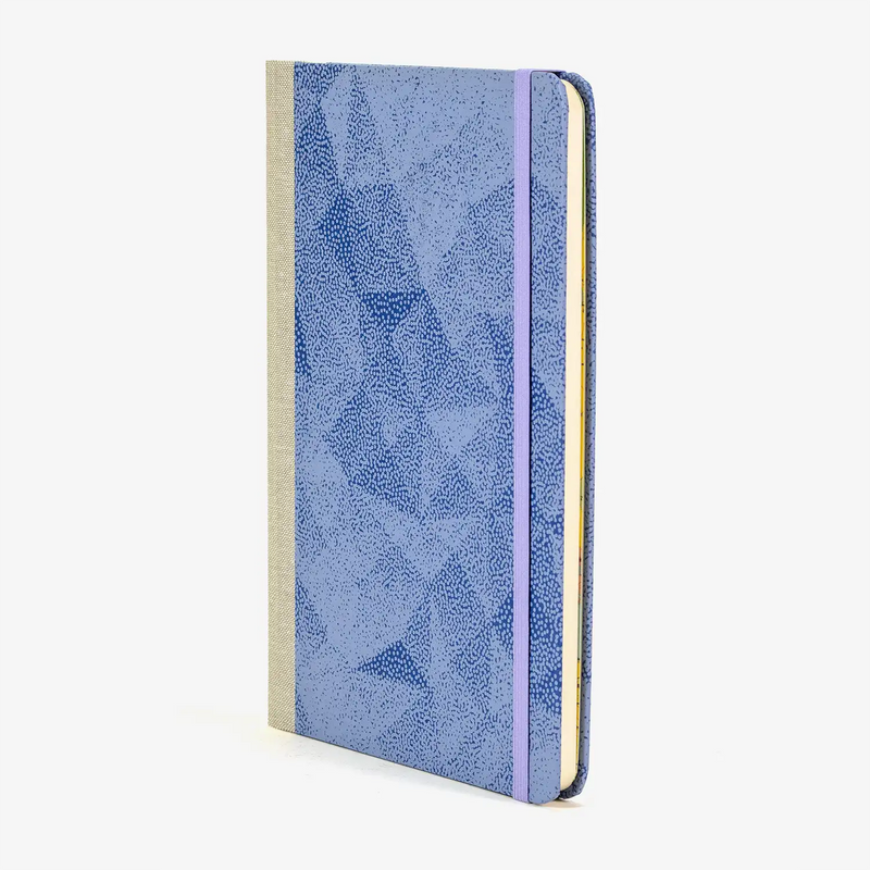 Wochenplaner-A5-2025-Lokta-PApier-Siebdruckpapier-dots-abstrakt-blau-cover-seitlich-vorn-1