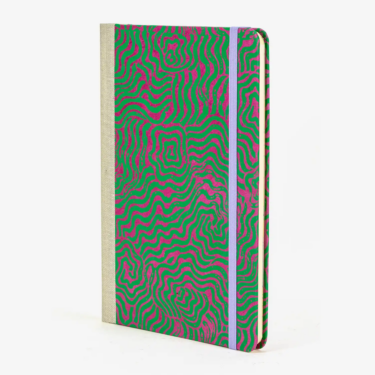 Wochenplaner-A5-2025-Lokta-PApier-lAbyrinth-pink-auf-gruen-cover-seitlich-vorn