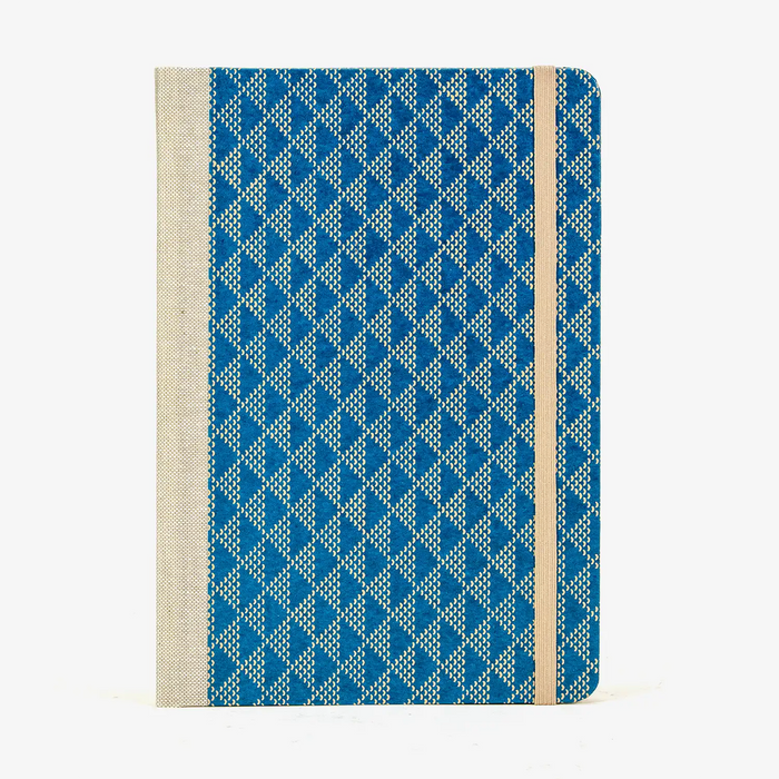 Wochenplaner-A5-2025-japanisches-LAckpapier-Dots-dreieck-beige-auf-blau-cover-vorn