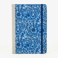 Wochenplaner-A5-2025-recy-Siebdruckpapier-blumen-ornament-blau-cover-vorn