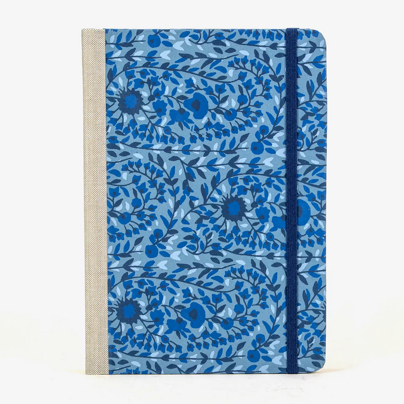 Wochenplaner-A5-2025-recy-Siebdruckpapier-blumen-ornament-blau-cover-vorn