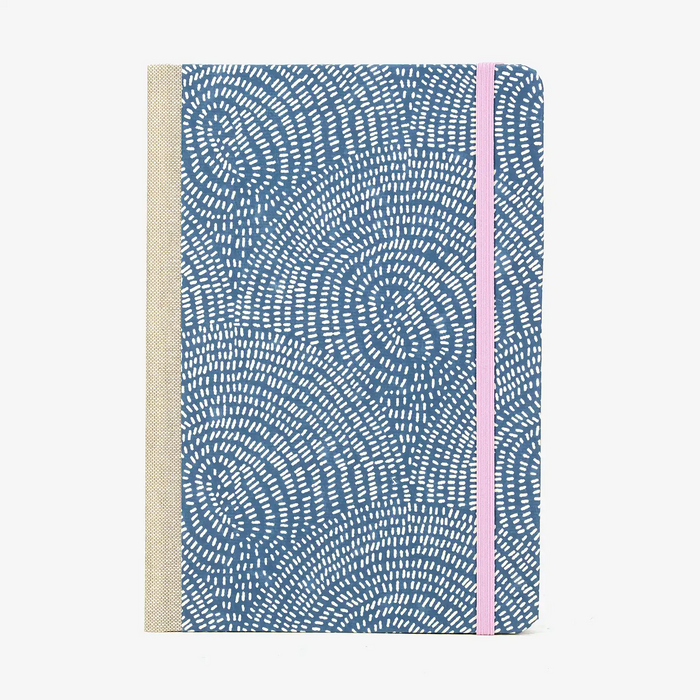Wochenplaner-A5-2025-recy-Siebdruckpapier-dots-ornament-blau-cover-vorn