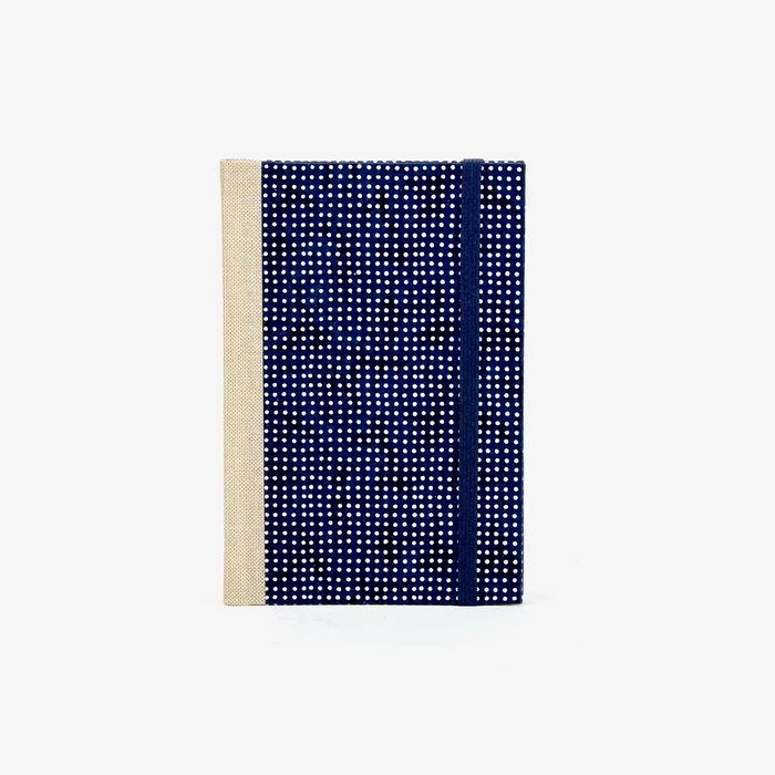 Wochenplaner-A6-2025-Chiyogami-Dots-weiss-auf-blau-cover-ansicht-vorn