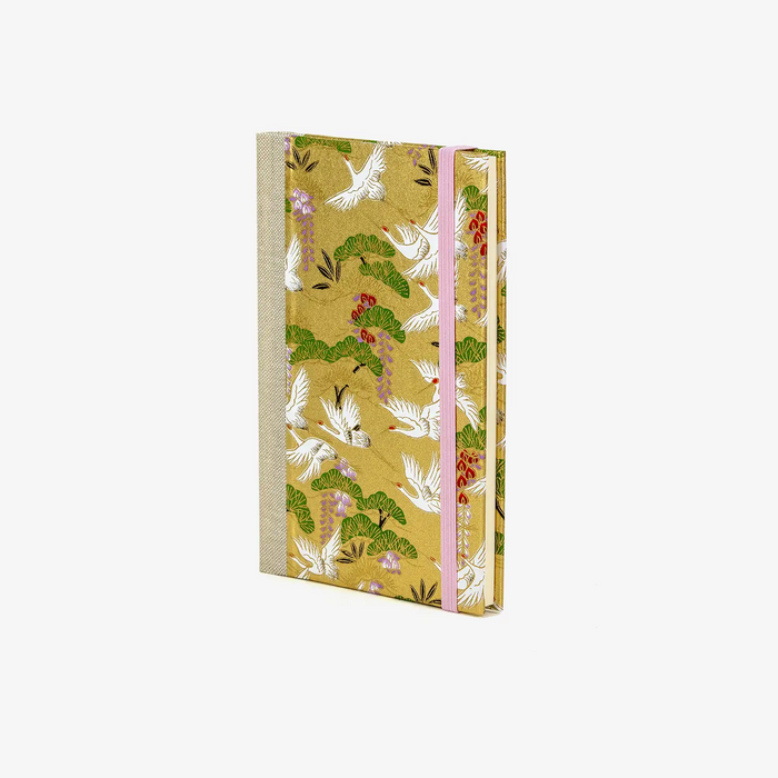 Wochenplaner-A6-2025-Chiyogami-Kraniche-Weiss-auf-gold-cover-ansicht-seitlich-vorn