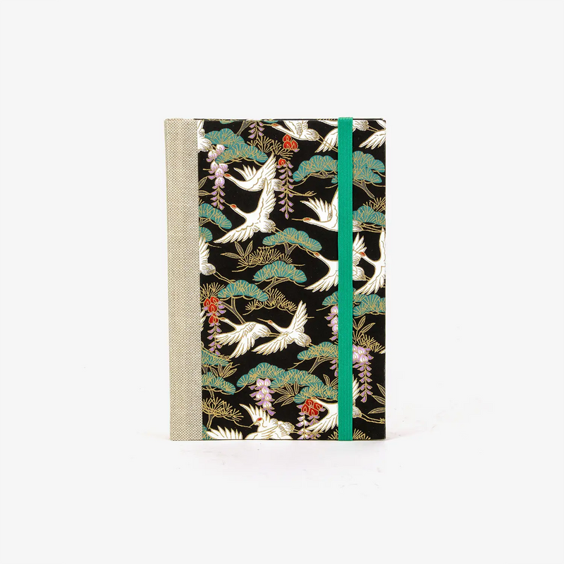 Wochenplaner-A6-2025-Chiyogami-Kraniche-Weiss-auf-schwarz-cover-ansicht-vorn