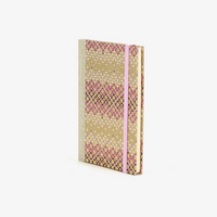 Wochenplaner-A6-2025-Chiyogami-PAttern-Blumen-pinkfarben-gold-cover-ansicht-seitlich-vorn