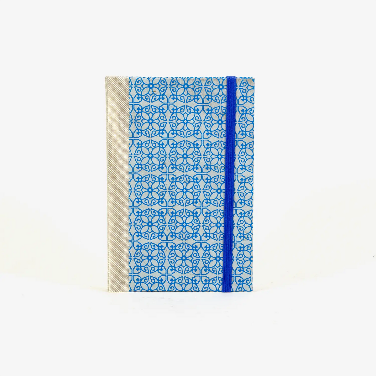 Wochenplaner-A6-2025-Loktapapier-Ornament-blau-auf-hellblau-cover-ansicht-vorn