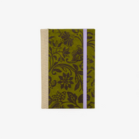 Wochenplaner-A6-2025-Loktapapier-blumenornament-braun-auf-gruen-cover-ansicht-vorn
