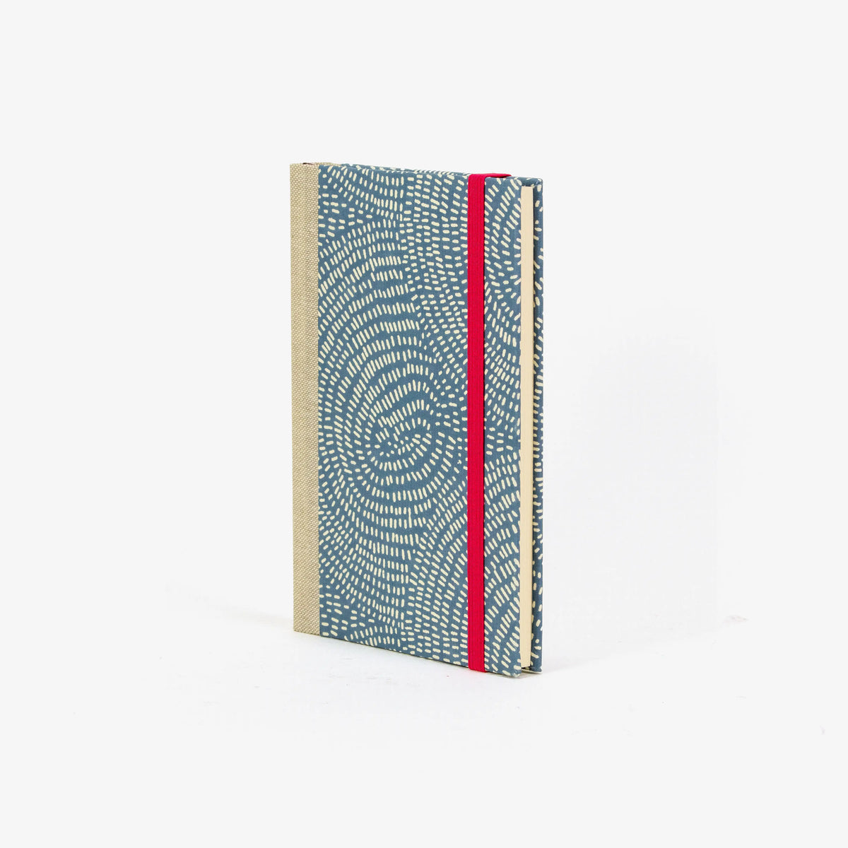 Wochenplaner-A6-2025-Siebdruckpapier-dots-ornament-blau-cover-ansicht-seitlich-vorn