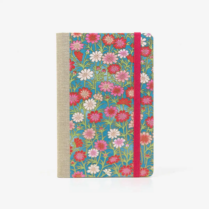 Wochenplaner-A6-design-Chiyogami-Papier-blumen-auf-hellblau-von-vorn