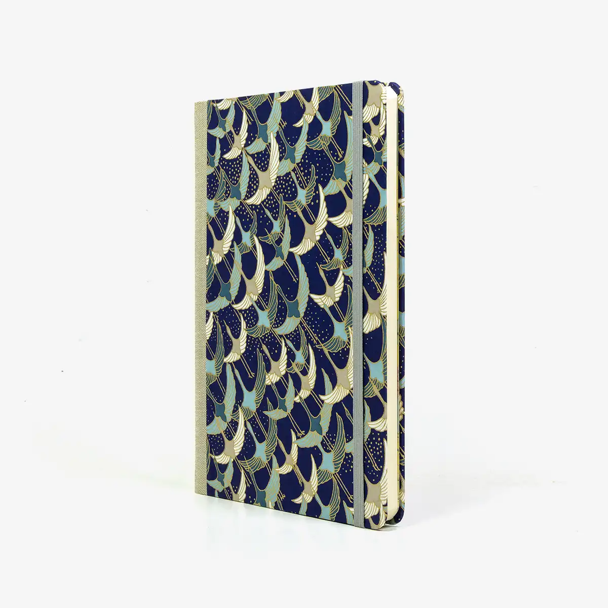 Wochenplaner-Format-A5-cover-Chiyogami-papier-Motiv-Kraniche-weiss-grau-blau-cover-seitlich-von-vorn