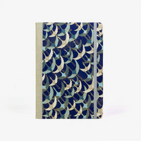 Wochenplaner-Format-A5-cover-Chiyogami-papier-Motiv-Kraniche-weiss-grau-blau-cover-von-vorn