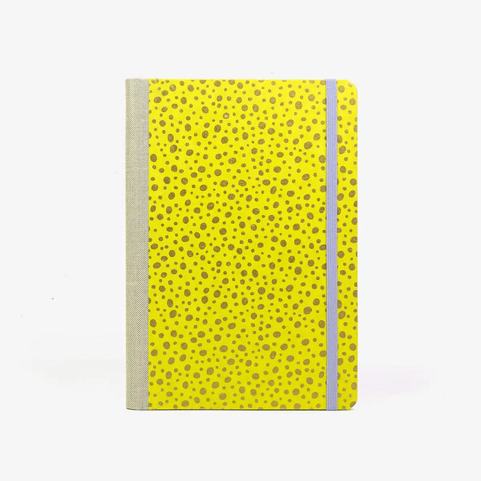 Wochenplaner-Format-A5-cover-Chiyogami-papier-Motiv-golden-Polkadots-auf-auf-neongruengelb-cover-von-vorn