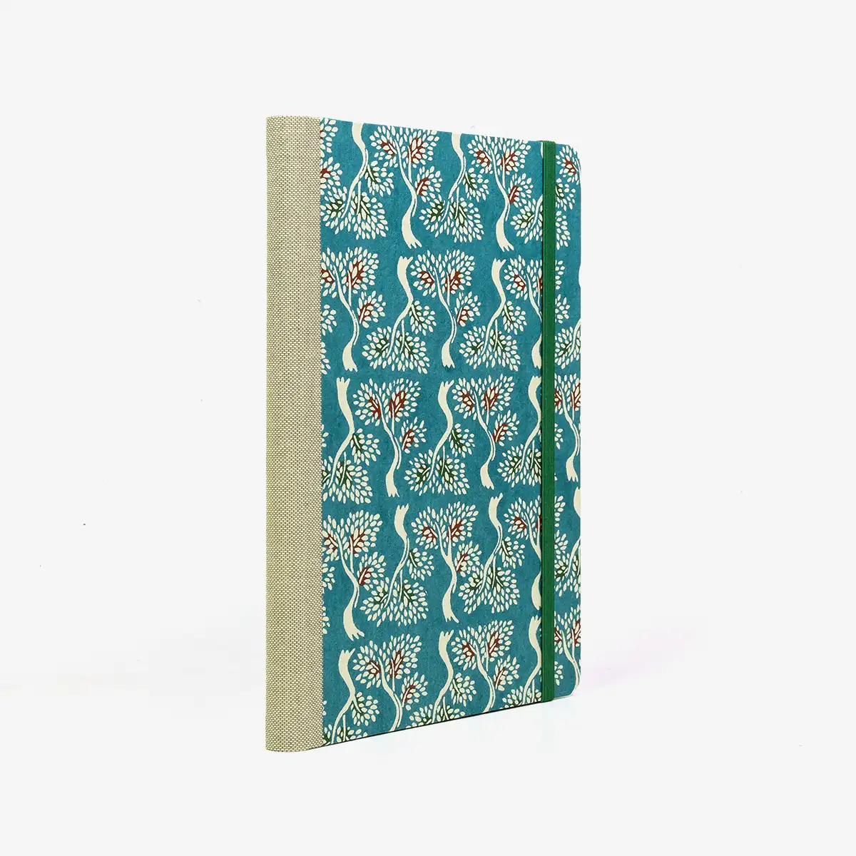Wochenplaner-Format-A5-cover-Katazome-Shi-papier-Motiv-Baum-auf-hellblau-cover-seitlich-von-hinten