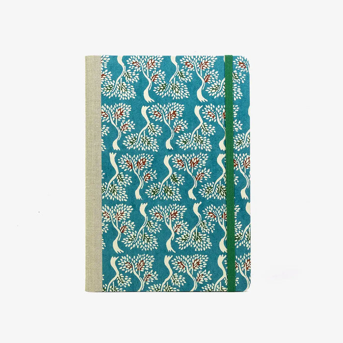 Wochenplaner-Format-A5-cover-Katazome-Shi-papier-Motiv-Baum-auf-hellblau-cover-von-vorn