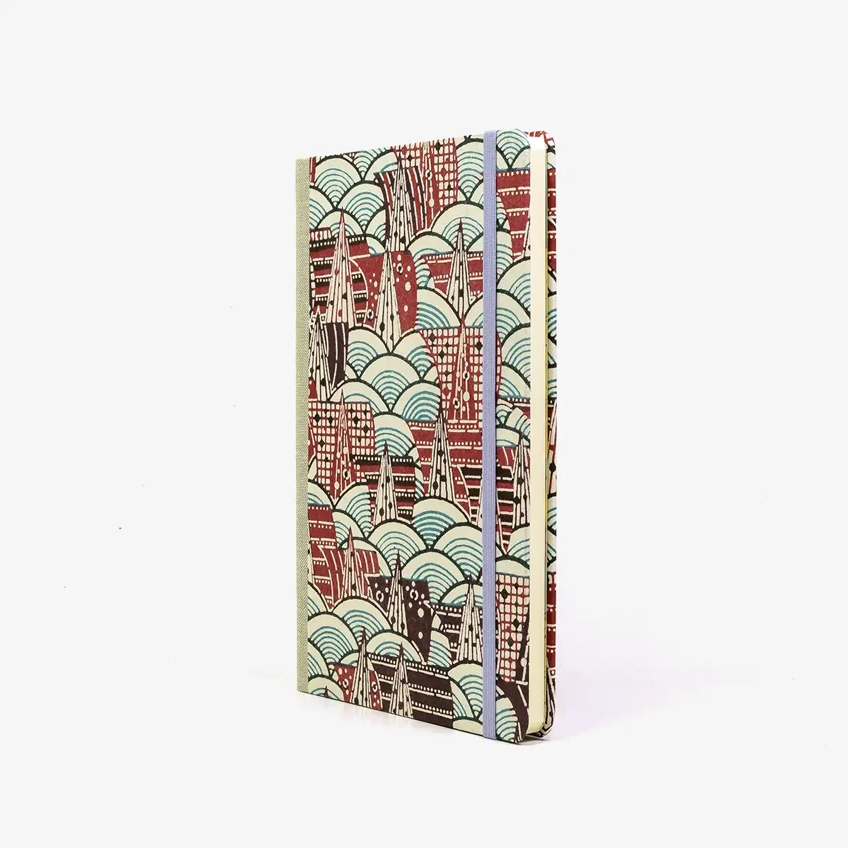 Wochenplaner-Format-A5-cover-Katazome-Shi-papier-Motiv-Stadt-in-den-Bergen-blau-rot-cover-seitlich-von-vorn