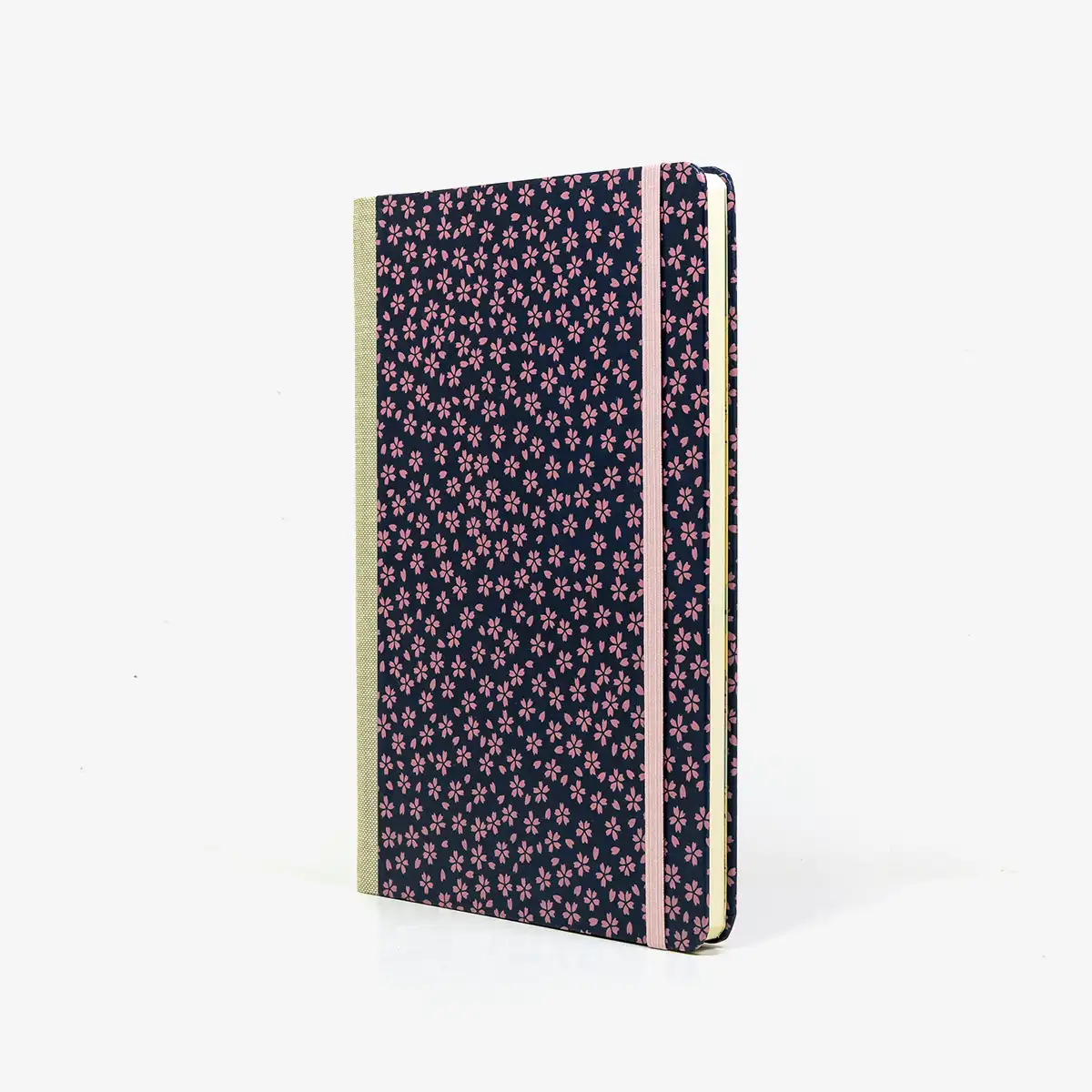 Wochenplaner-Format-A5-cover-Urushi-Lackpapier-Motiv-kleine-blumen-pink-auf-dunkelblau-cover-seitlich-von-vorn