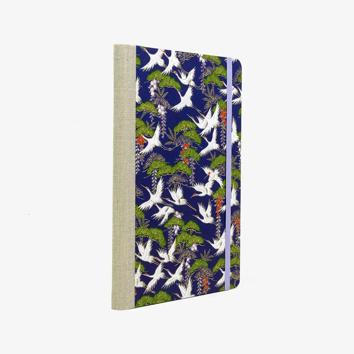 Wochenplaner-Format-A5-cover-chiyogamipapier-Motiv-Kraniche-weiss-mit-kiefern-auf-blau-cover-seitlich-von-hinten