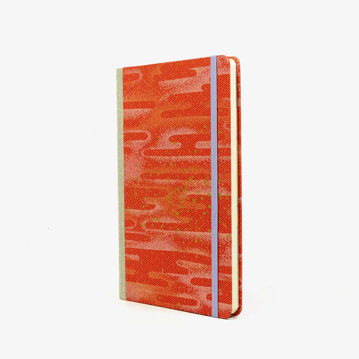 Wochenplaner-Format-A5-cover-chiyogamipapier-Motiv-Space-is-the-place-rot-cover-seitlich-von-vorn
