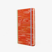 Wochenplaner-Format-A5-cover-chiyogamipapier-Motiv-Space-is-the-place-rot-cover-seitlich-von-vorn