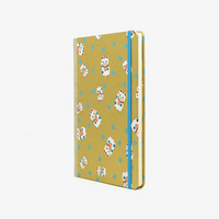 Wochenplaner-Format-A5-cover-chiyogamipapier-Motiv-Winkekatze-auf-Gold-cover-seitlich-von-vorn