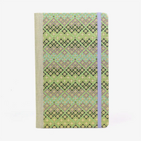 Wochenplaner-Format-A5small-cover-Chiyogami-papier-Motiv-Bogen-1037C-Bluetenpattern1-gruen-cover-von-vorn
