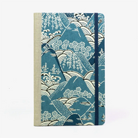 Wochenplaner-Format-A5small-cover-Katazome-Shi-papier-Motiv-Berge-blau-cover-von-vorn
