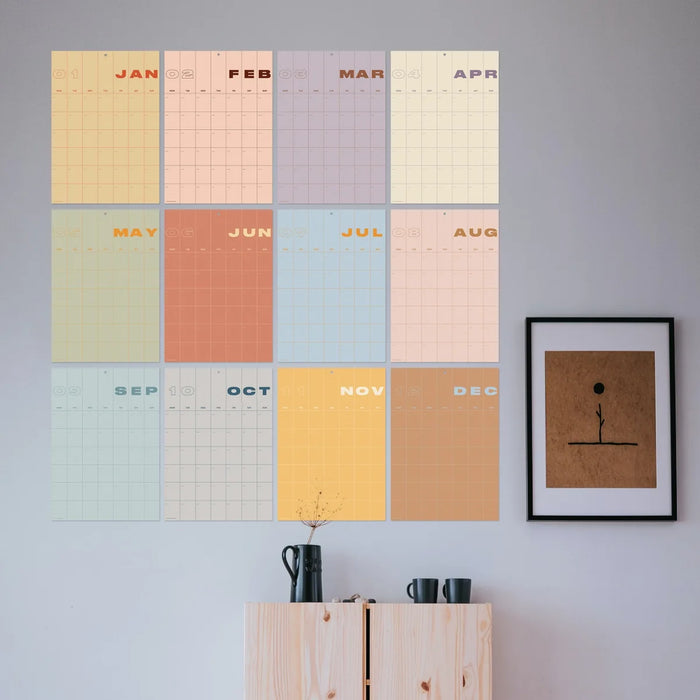 Yearkalender-undatierter-Wandkalender-A3-12-einzelne-Blaetter-zumAufhaengen-Produktansicht-an-einer-Wand-1