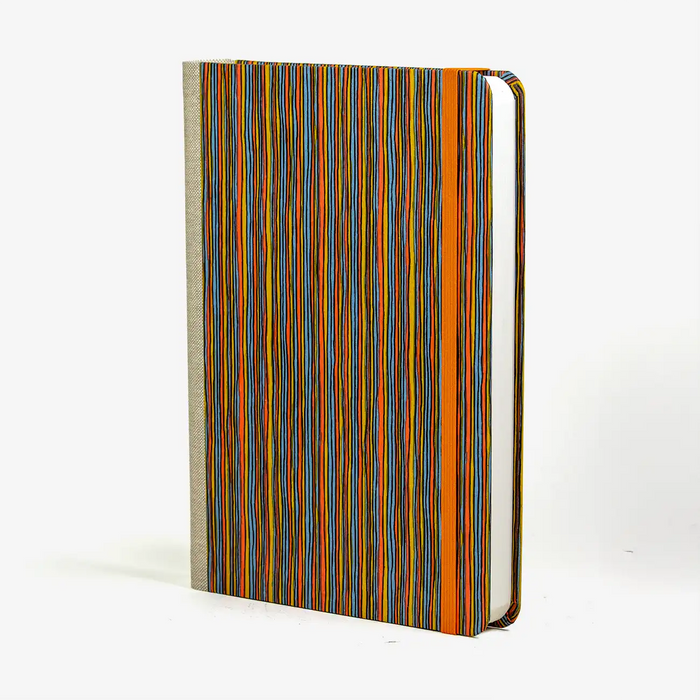 Blaupause-skizzenbuch.-blanko-format-a5-288-seiten-recy-papier-mit-chiyogami-papier-bezogen-Streifen-gelb-orange-blau-cover-seitlich-vorn