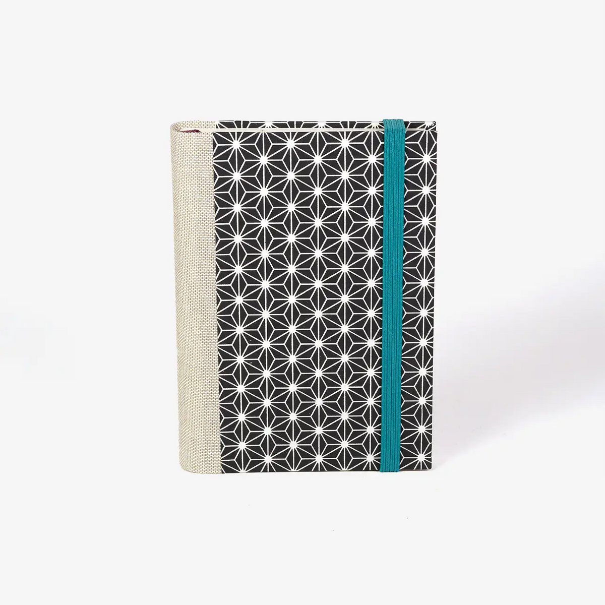 blaupause-tagesplaner-Format-9x13cm-bezogen-mit-Chiyogami-Ashanoa-weiss-auf-schwarz-produktansicht-cover-vorn