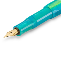 kaweco-collection-fuellhalter-marble-ocean-feder-Fueller-detailansicht-Feder-griff-vorn-2