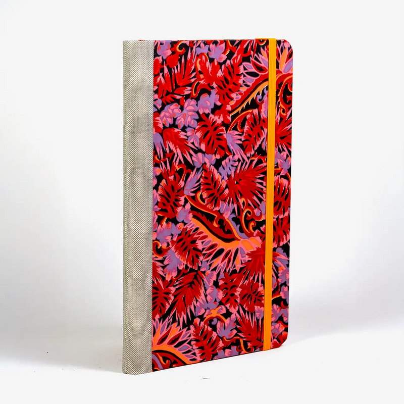 dotted-notizbuch-Format-A5small-bezogen-mit-Chiyogami-Monstera-rot-cover-seitlich-hinten