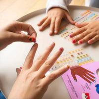 nail-stickers-friends-200-kleine-sticker-fuer-die-fingernaegel-nagelsticker-Beispielbild-2