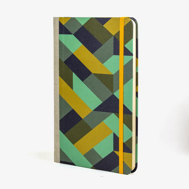 Notizbuch-liniert-format-a5-144-seiten-bezogen-mit-Offset-farbflaechen-gruen-cover-seitlich-vorn